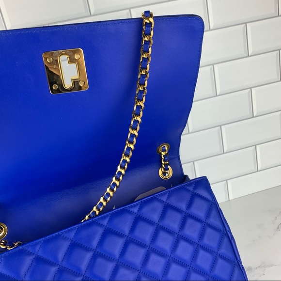 SOLD‼️Moschino Couture Large Quilted Shoulder Bag - Picture 12 of 15